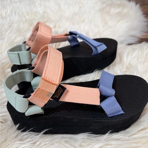 Teva Shoes - Teva Women’s Multi-Color Platform Sandal - 5 size NEW